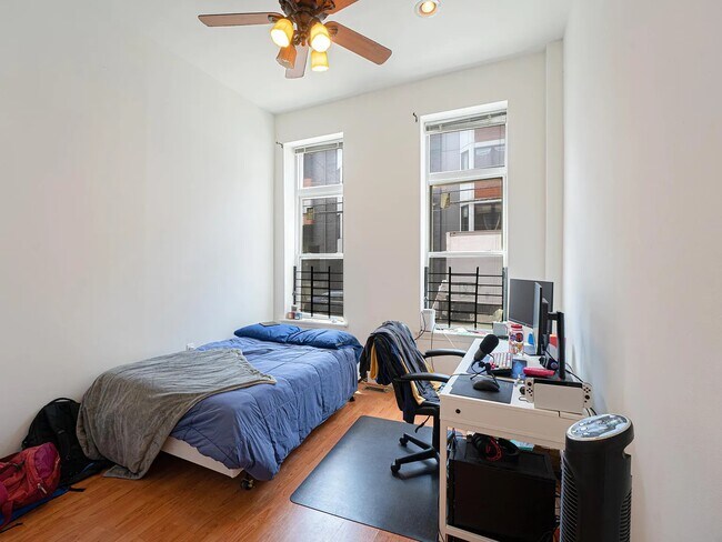 911 N 16th St in Philadelphia, PA - Building Photo - Building Photo