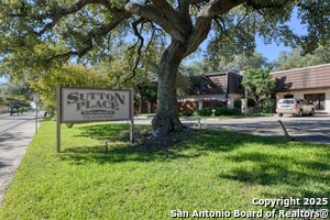 8715 Starcrest Dr in San Antonio, TX - Building Photo - Building Photo