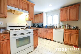 8 Oliva Rd in Boston, MA - Building Photo