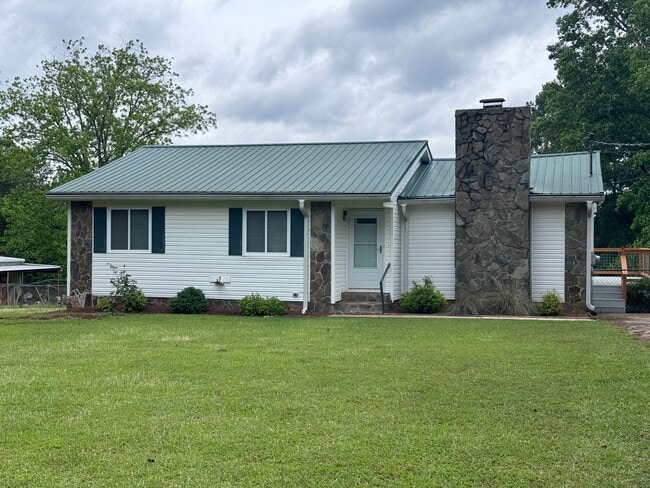 property at 105 N Lake Dr