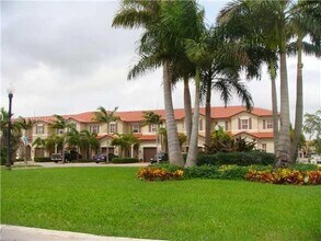 1024 NE 207th Terrace in Miami, FL - Building Photo - Building Photo