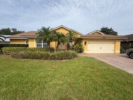 4622 Meadowview Cir in Sarasota, FL - Building Photo