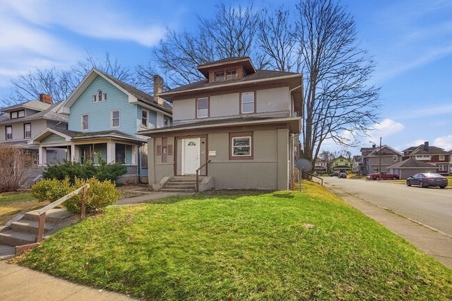 property at 434 Lexington Ave