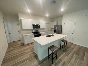 4905 SW 51st Rd in Gainesville, FL - Building Photo - Building Photo