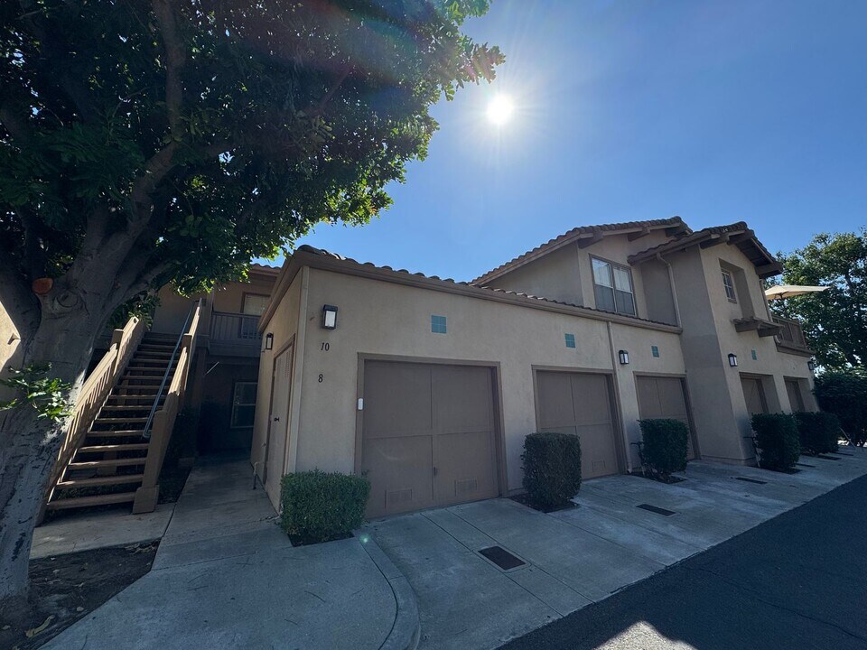 8 Abrigo in Rancho Santa Margarita, CA - Building Photo