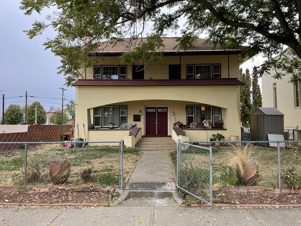 4 S 10th Ave in Yakima, WA - Building Photo