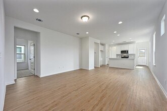 12311 Zenyatta Dr in Buda, TX - Building Photo - Building Photo
