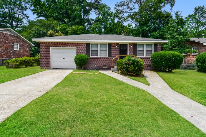 1527 Tall Pines Cir in Columbia, SC - Building Photo