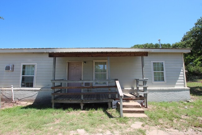 property at 1010 S Bennett Ave