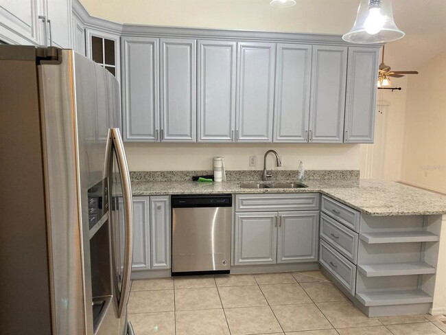 88 Lakepointe Cir in Kissimmee, FL - Building Photo - Building Photo
