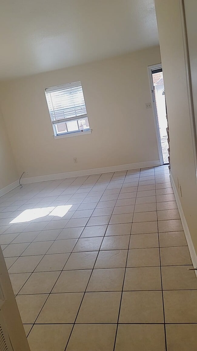 3705 Simone Garden St in Metairie, LA - Foto de edificio - Building Photo