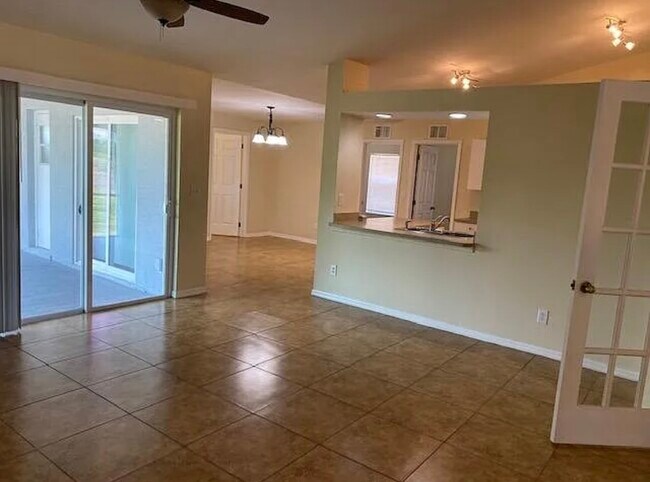 1157 Holly Ave S in Lehigh Acres, FL - Building Photo - Building Photo