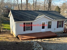 64 Mardell Cir in Asheville, NC - Building Photo