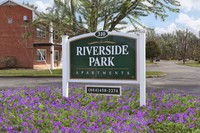 Riverside Park Apartments photo'