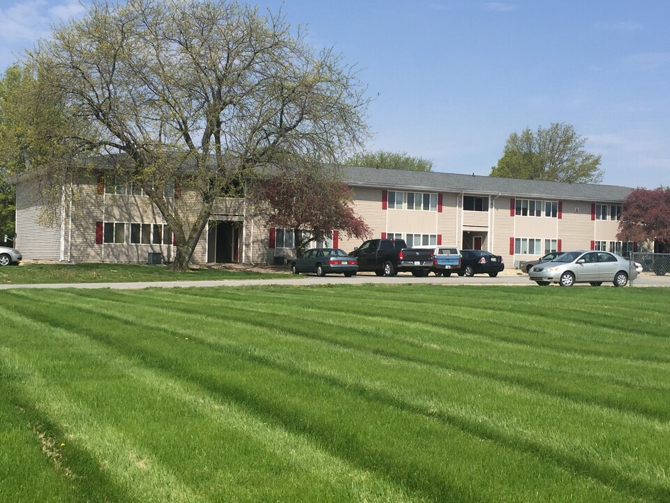 Green Town Apartments in Greentown, IN - Building Photo