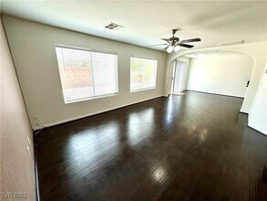 9141 Iron Cactus Ave in Las Vegas, NV - Building Photo - Building Photo