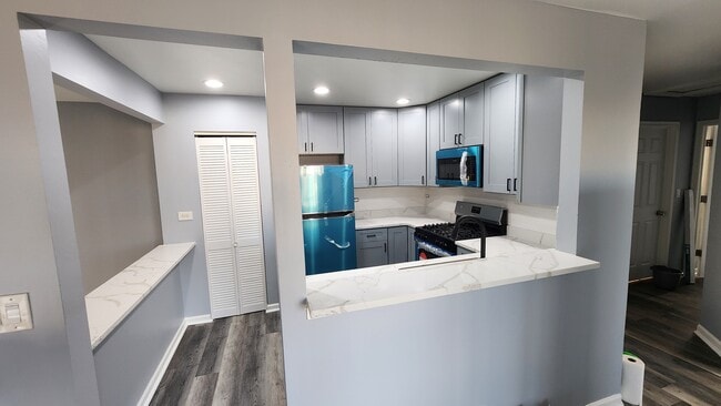 6302 Nugget Cir in Hanover Park, IL - Building Photo - Building Photo