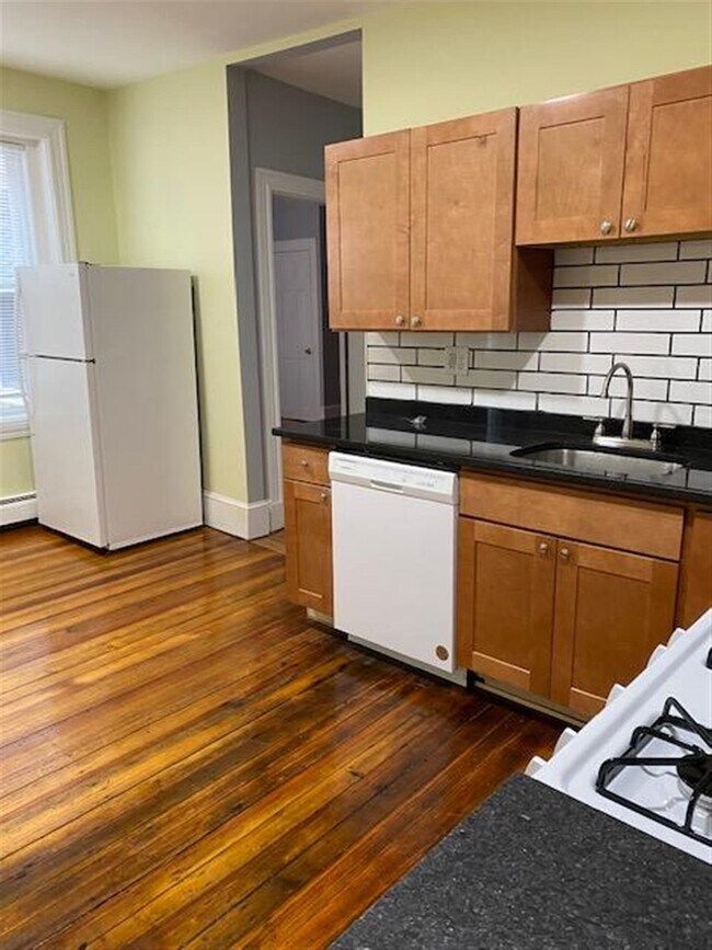 119 Harvard St, Unit 6 in Cambridge, MA - Building Photo - Building Photo