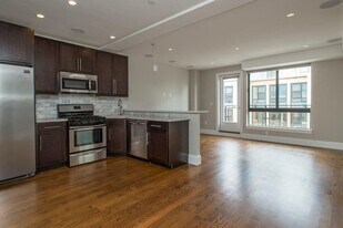 339 D St, Unit 15 in Boston, MA - Building Photo