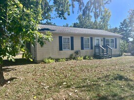 408 Joslen Blvd in Hudson, NY - Building Photo