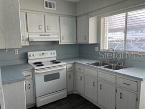 335 Causeway N in New Smyrna Beach, FL - Building Photo - Building Photo