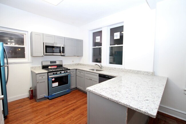 property at 2621 W Girard Ave
