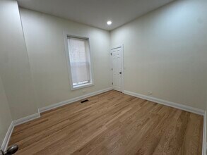 7344 S Blackstone Ave in Chicago, IL - Building Photo - Building Photo