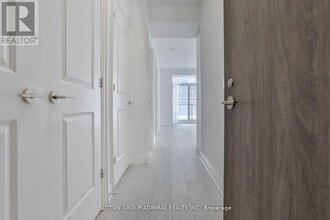 20 Gatineau Dr in Vaughan, ON - Building Photo - Building Photo