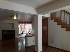 2215 Sunstone Dr NW in Albuquerque, NM - Foto de edificio - Building Photo