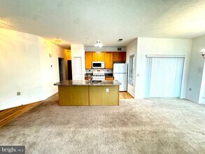 9806 Feathertree Terrace in Montgomery Village, MD - Building Photo - Building Photo