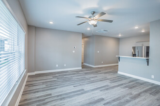 Goodman Manor Apartments in Olive Branch, MS - Building Photo - Interior Photo