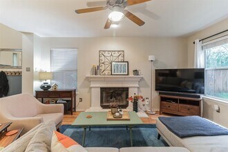 2912 Feathercrest Dr in Austin, TX - Building Photo - Building Photo