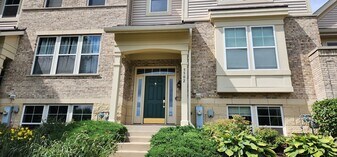 5502 Cambridge Way in Hanover Park, IL - Building Photo