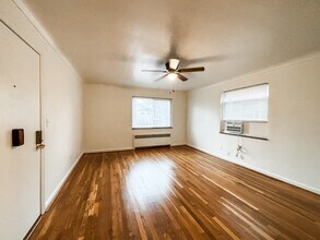 6114 Dryden Ave, Unit Apt. #1 in Cincinnati, OH - Foto de edificio - Building Photo