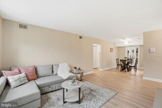 3059 S Buchanan St in Arlington, VA - Building Photo - Building Photo