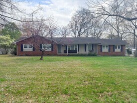514 Sharondale Dr in Tullahoma, TN - Building Photo
