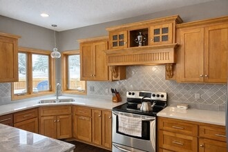 2489 Schneider Ct in Chaska, MN - Building Photo - Building Photo