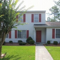 11 Port W Ct in Swansboro, NC - Building Photo