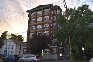 99 Oak St in Binghamton, NY - Building Photo
