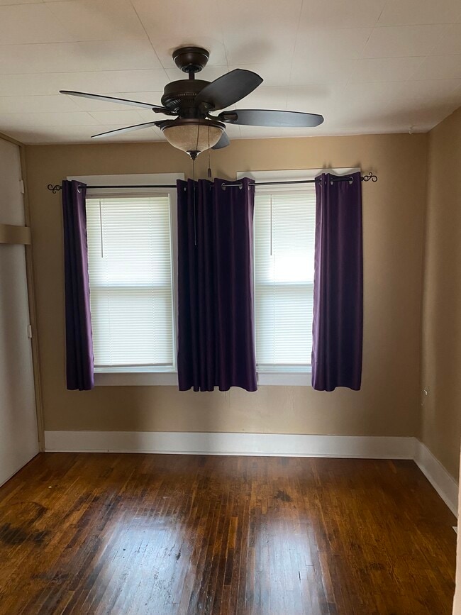 property at 1009 W Madison St