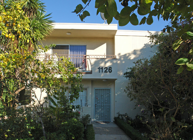 1126 S Clark Dr in Los Angeles, CA - Building Photo - Building Photo