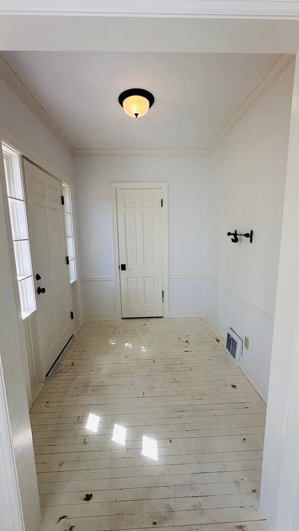 124 W Crystal Lake Ave in Crystal Lake, IL - Building Photo - Building Photo