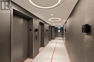 120 Broadway Ave in Toronto, ON - Building Photo - Building Photo