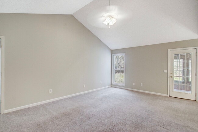 1860 Piper Dr in Charleston, SC - Foto de edificio - Building Photo