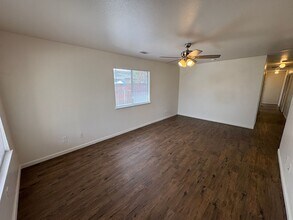 514 N Summers St in Visalia, CA - Foto de edificio - Building Photo