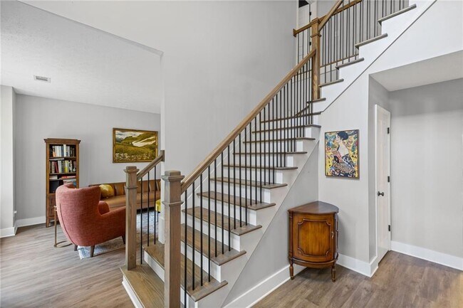 135 Sable Pointe Dr in Alpharetta, GA - Building Photo - Building Photo