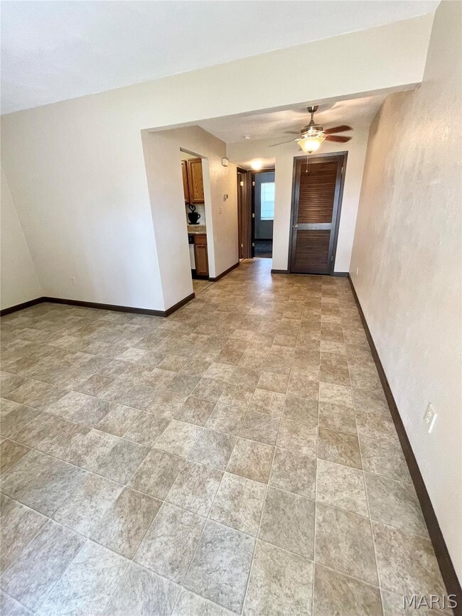 11 Pheasantwood Dr in Belleville, IL - Foto de edificio - Building Photo