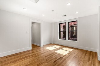 458 Massachusetts Ave, Unit 1 in Cambridge, MA - Building Photo - Building Photo