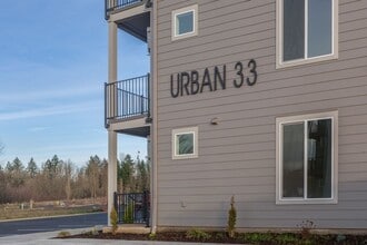 Urban 33 in Vancouver, WA - Foto de edificio - Building Photo