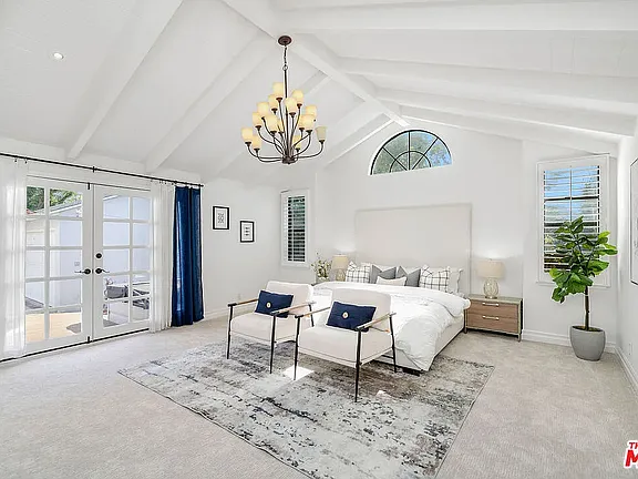 13224 Otsego St in Los Angeles, CA - Building Photo
